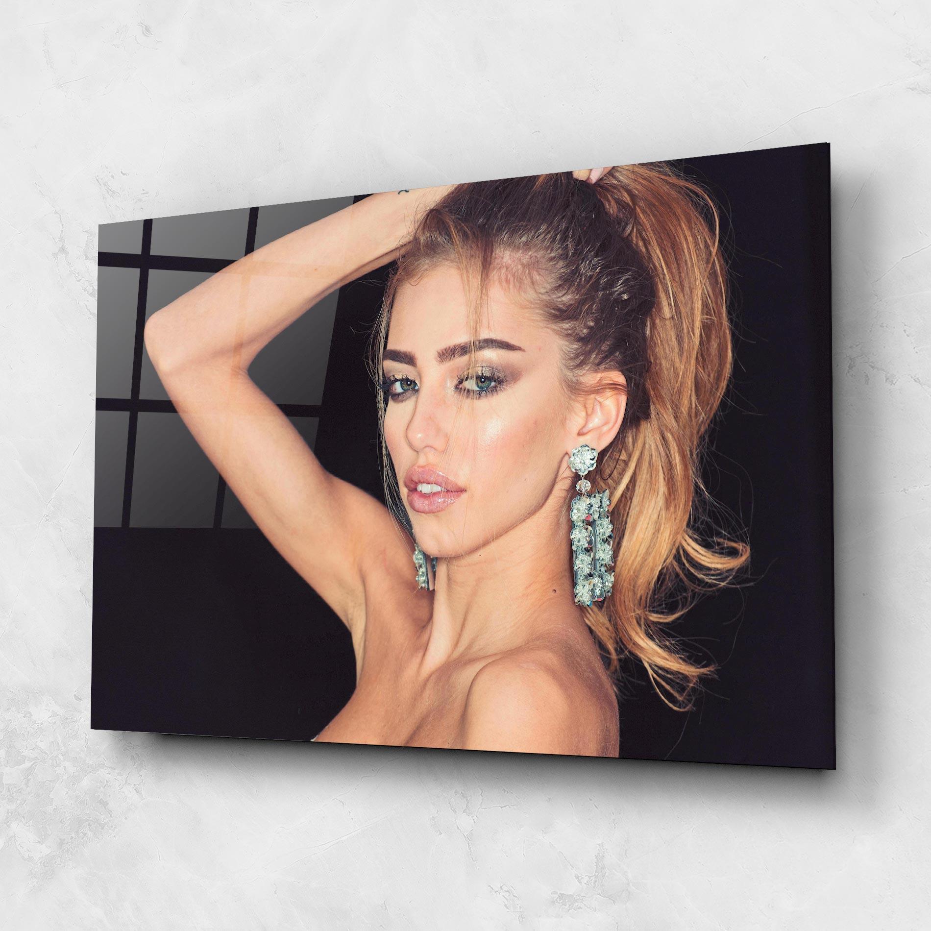 Стъклена картина Flower Earrings mockup 1