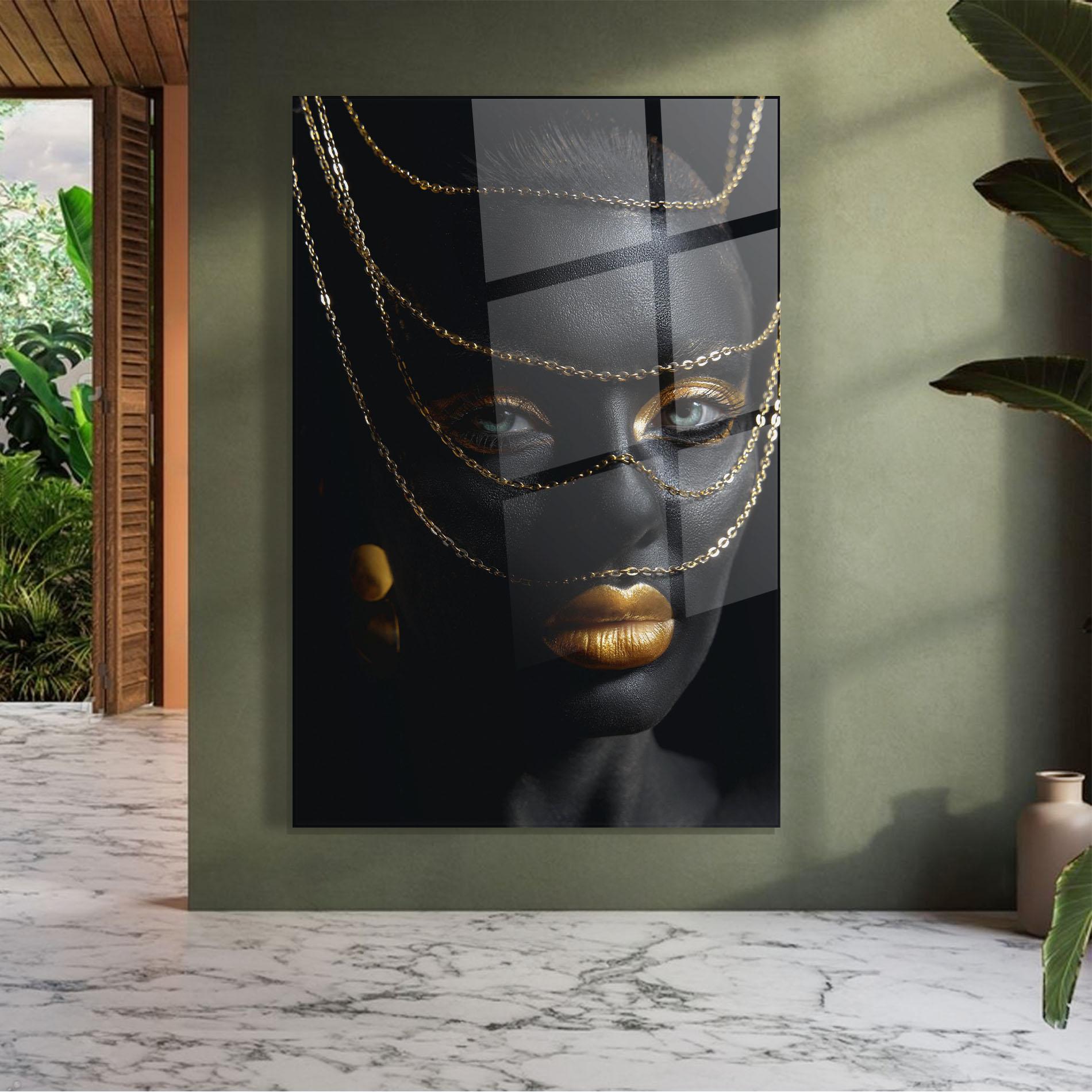 Стъклена картина Gold Chain Green Eyes mockup 7