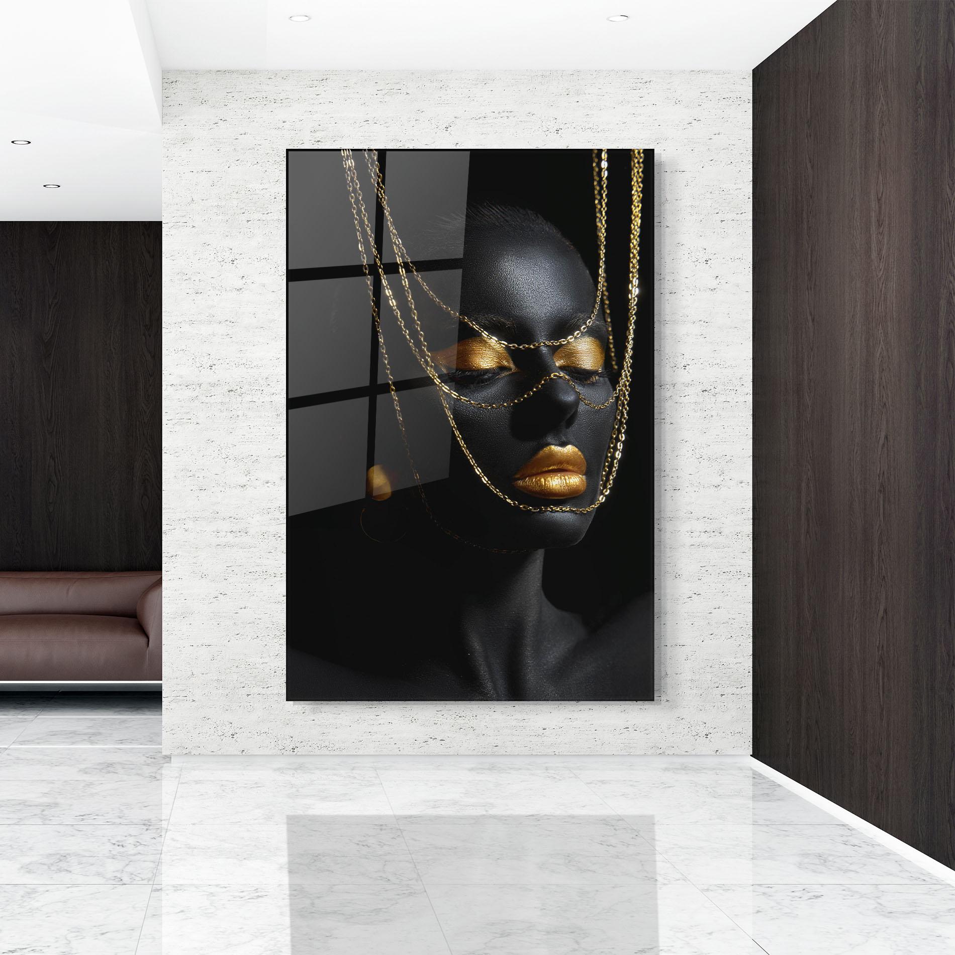 Стъклена картина Gold Chain Girl mockup 9
