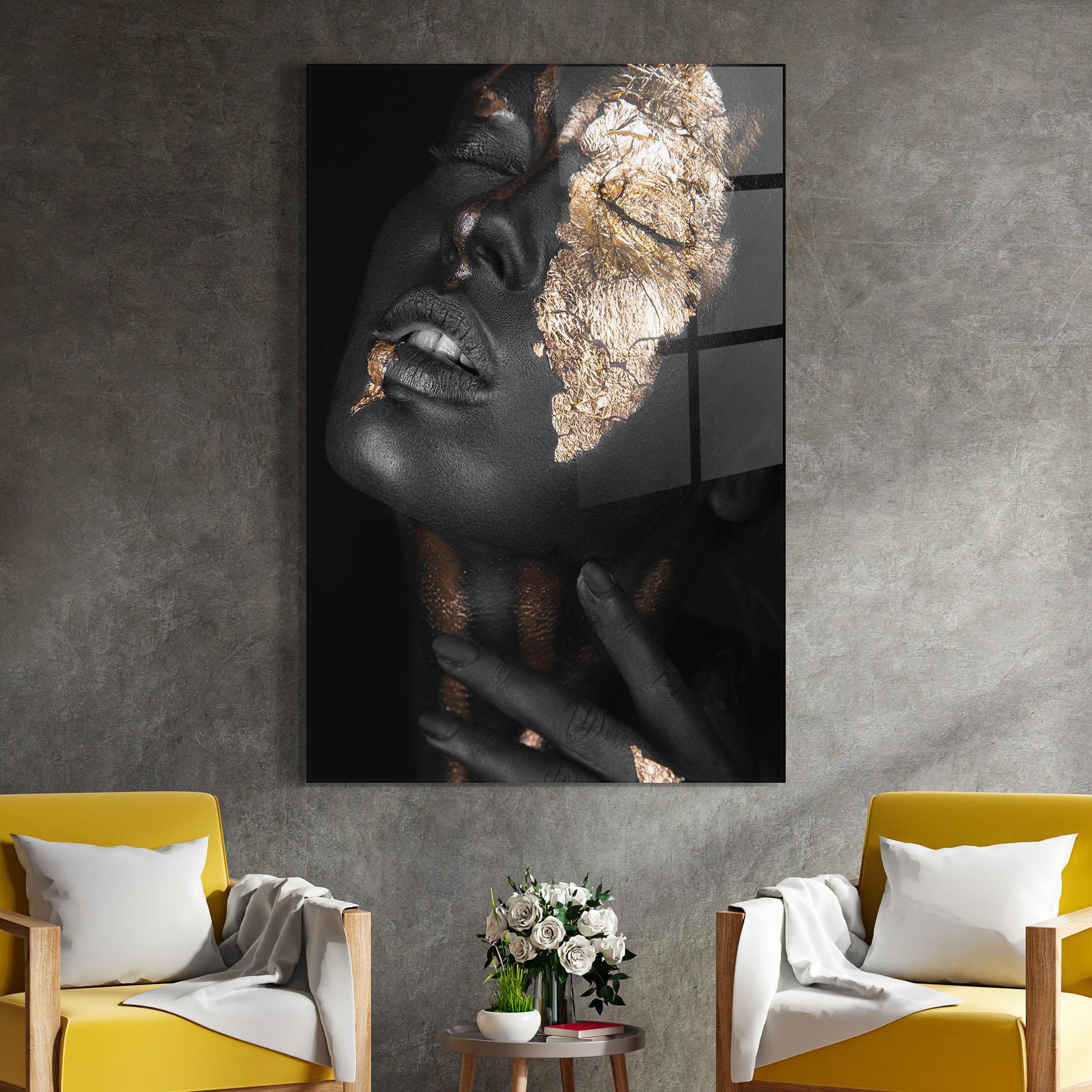 Стъклена картина Darkskinned Gold Art mockup 4