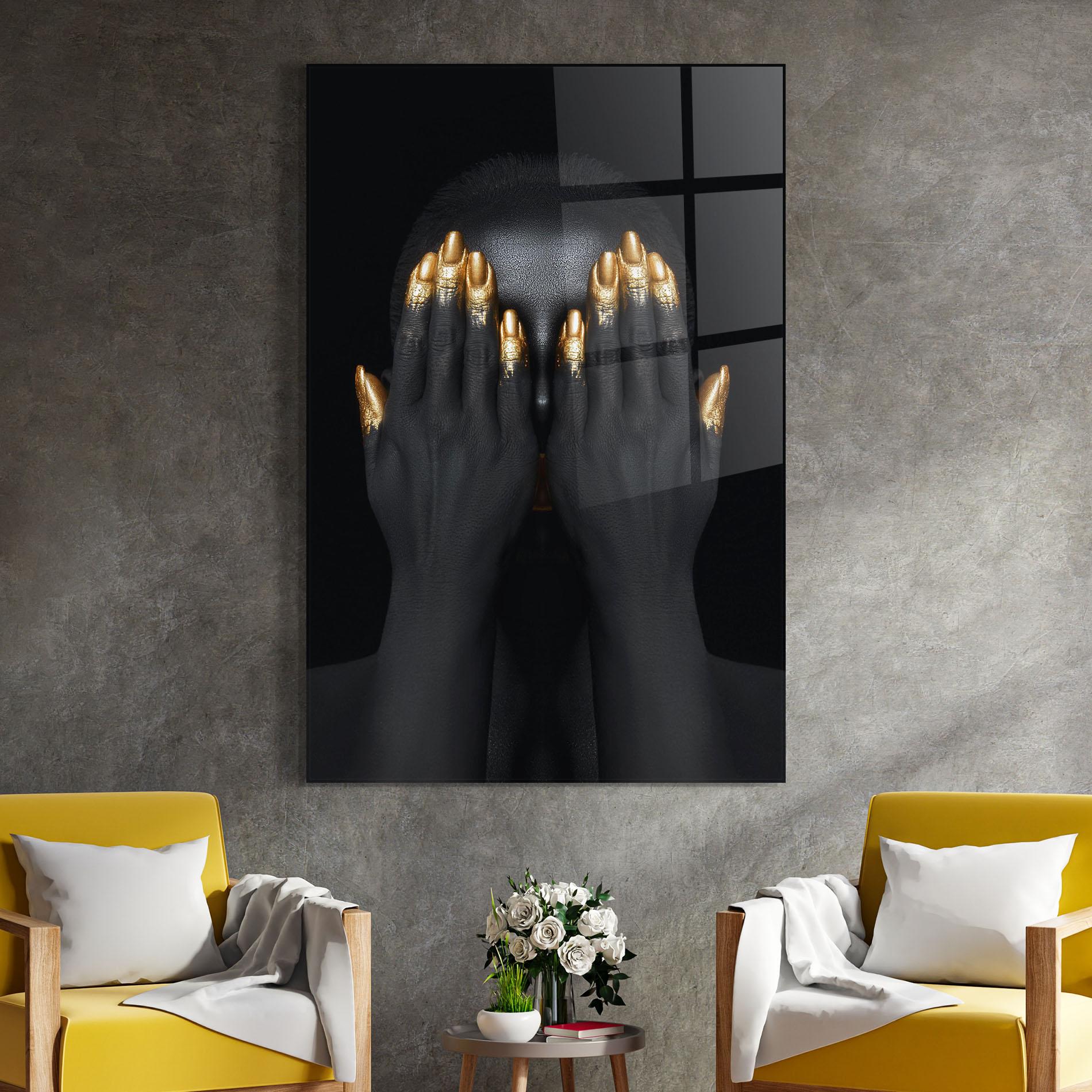 Стъклена картина Gold Fingertips Chain mockup 4