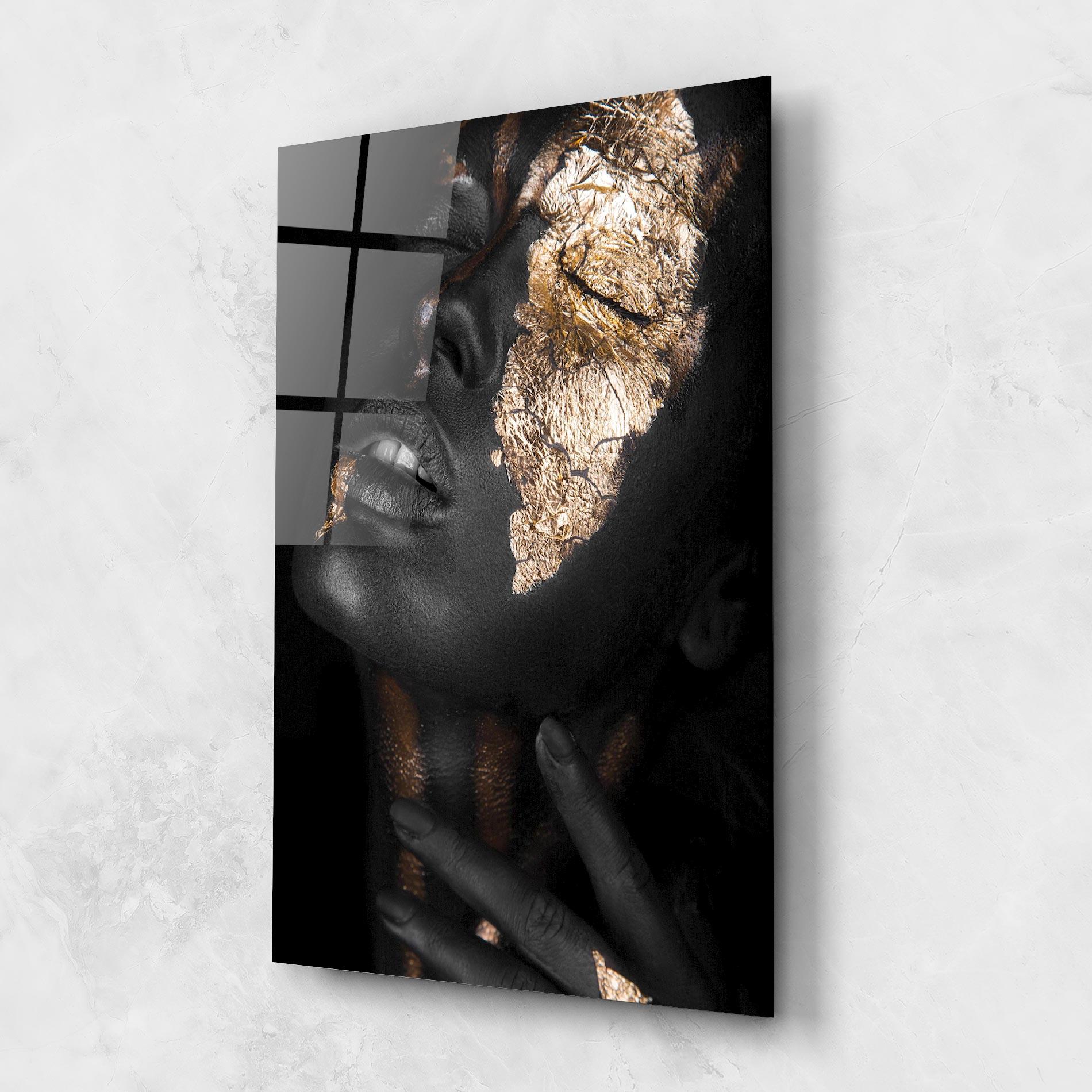 Стъклена картина Darkskinned Gold Art mockup 1