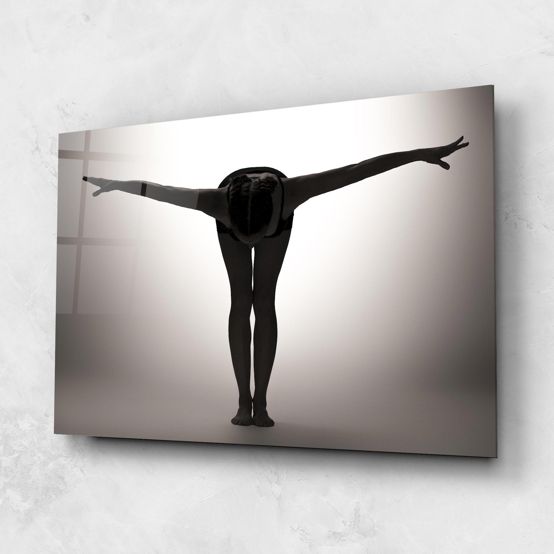 Стъклена картина Hands Apart mockup 1