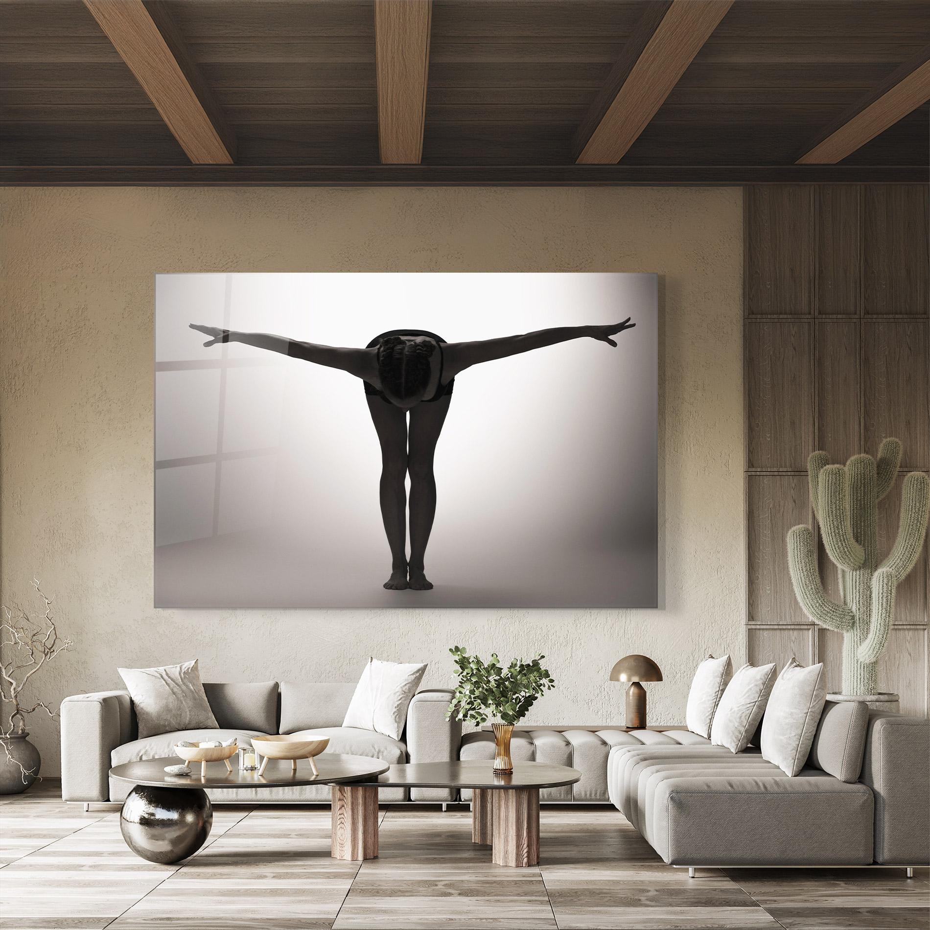 Стъклена картина Hands Apart mockup 8