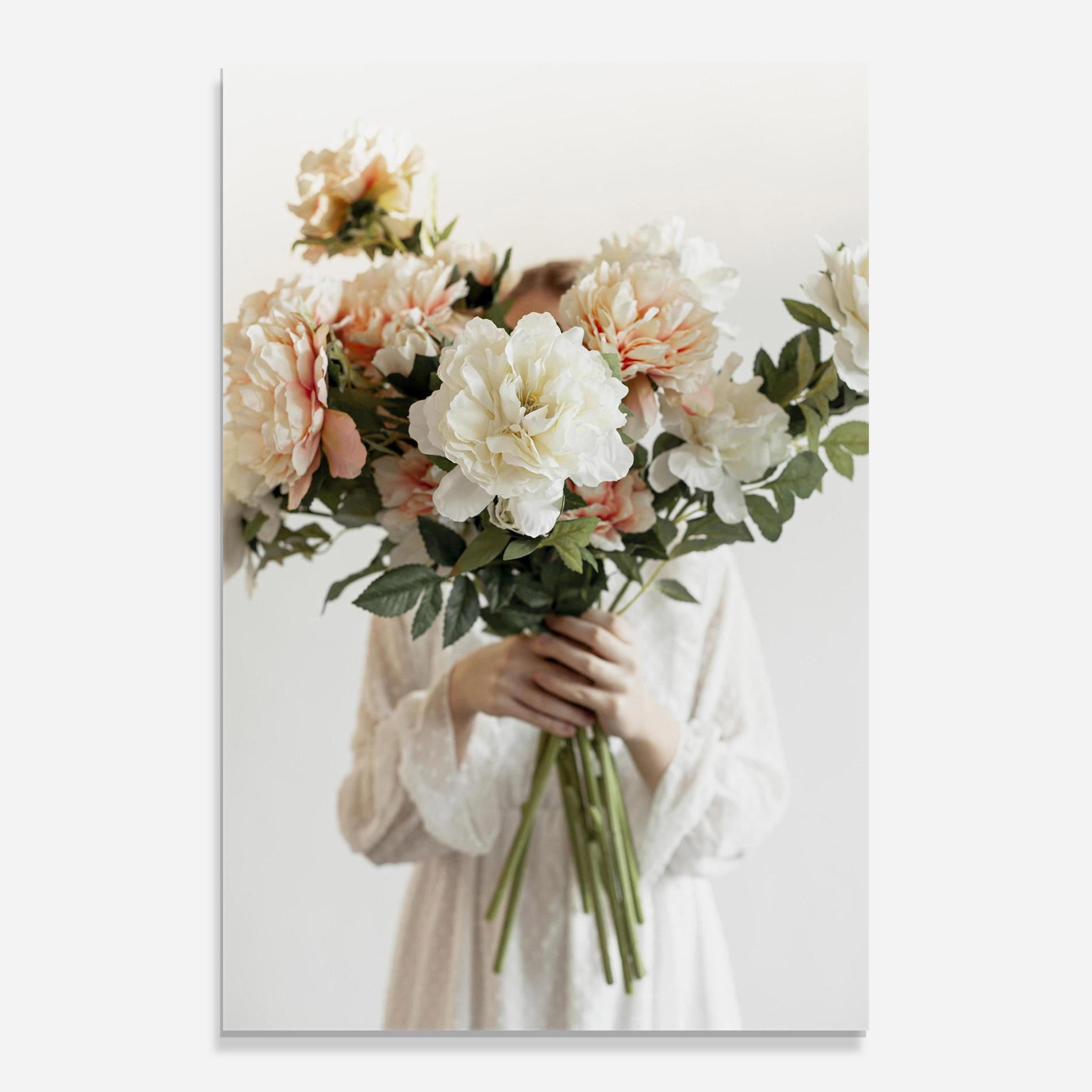 Стъклена картина Bouquet Holding mockup 0