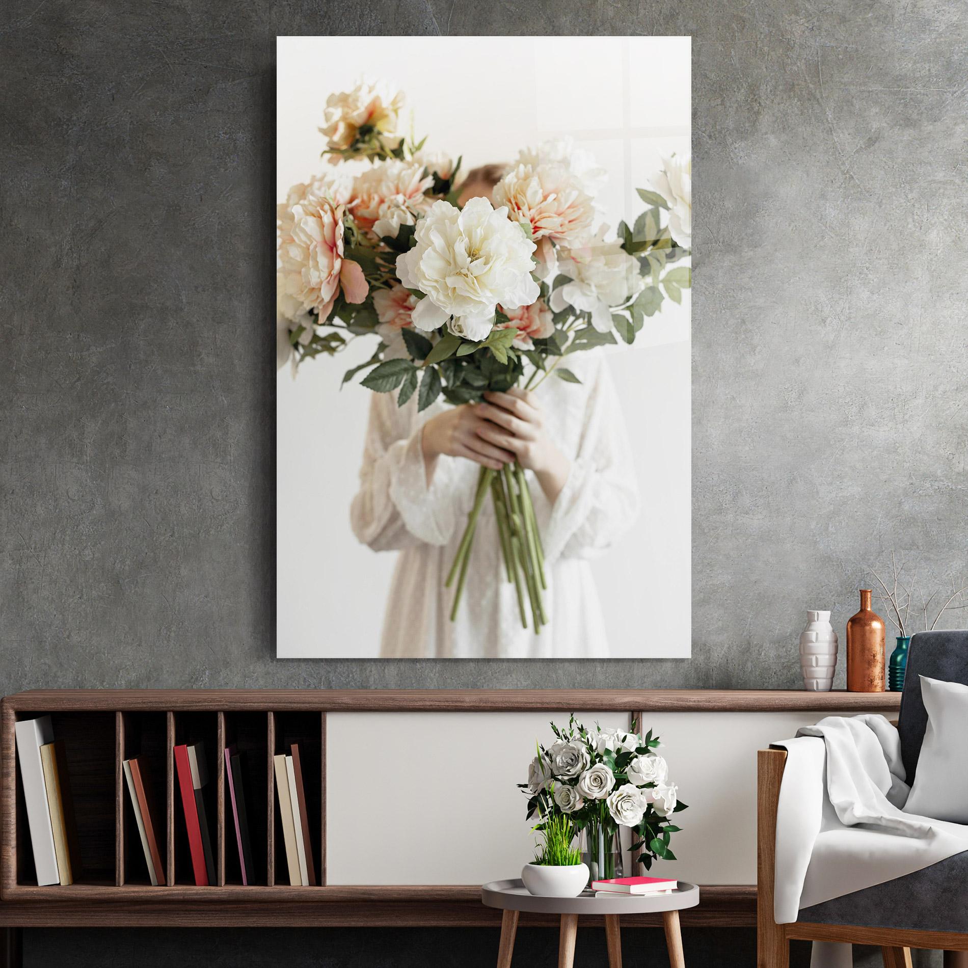 Стъклена картина Bouquet Holding mockup 2