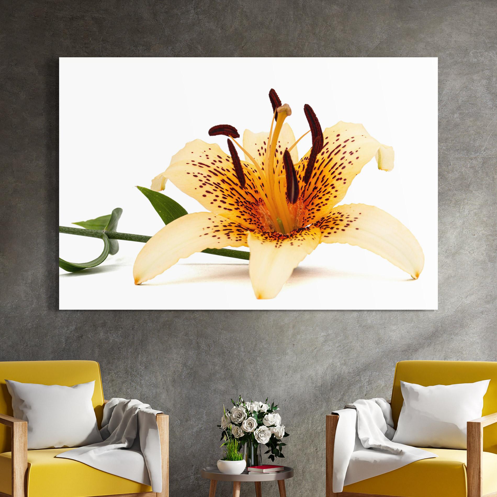 Стъклена картина Big Yellow Lily mockup 4