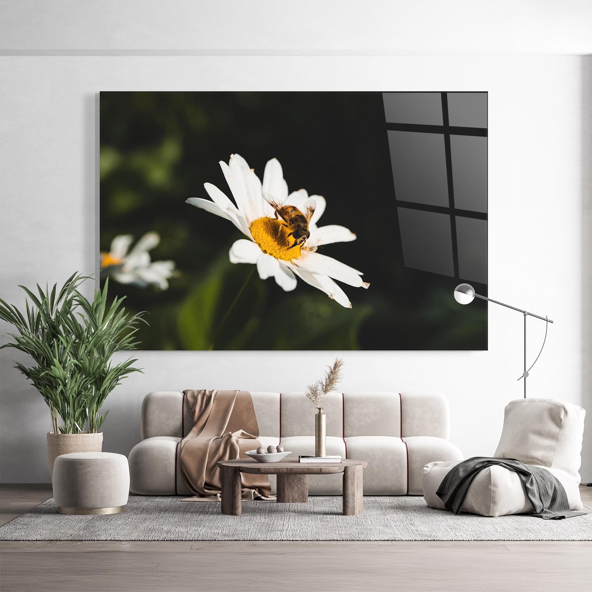Стъклена картина Bee Flying On Daisy mockup 9
