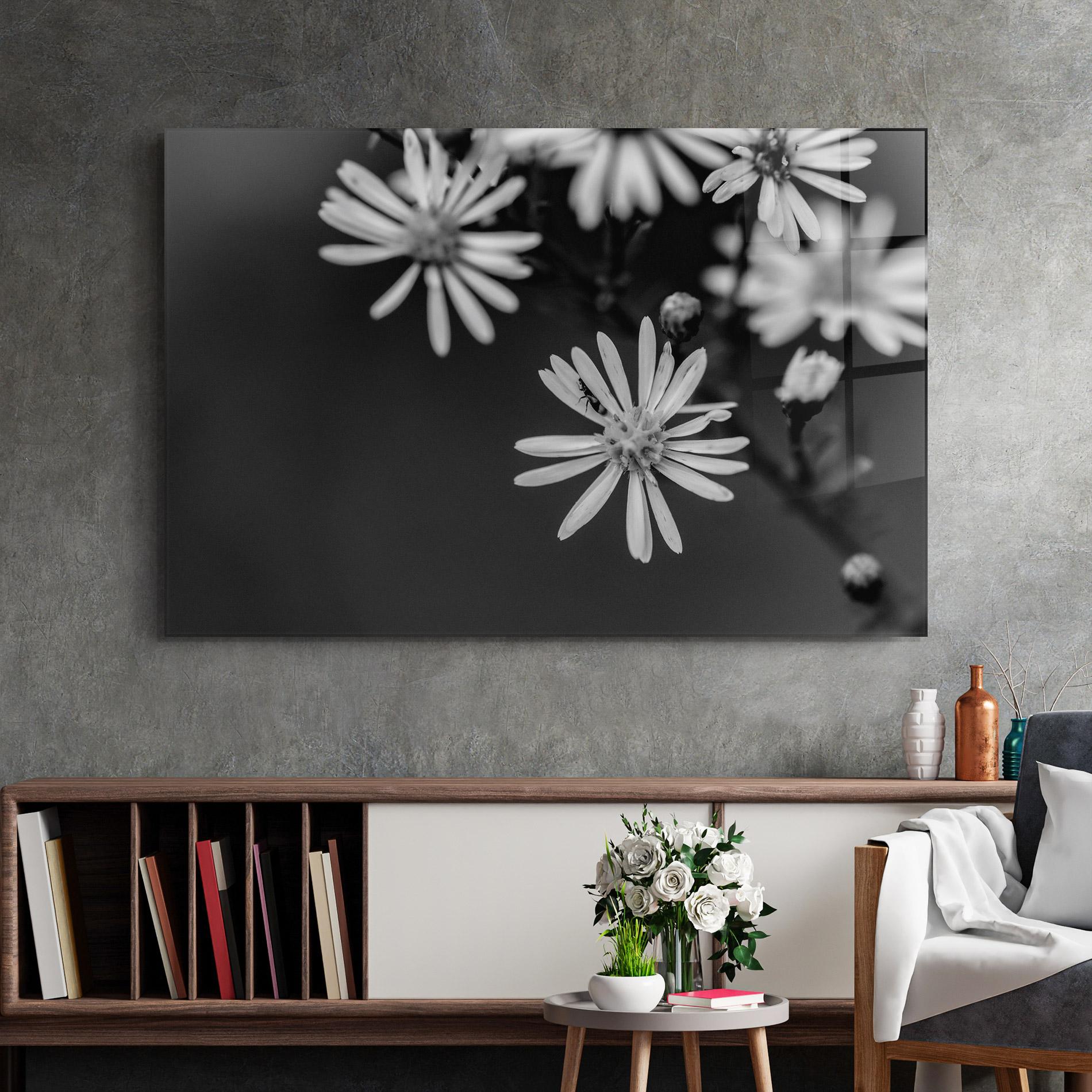 Стъклена картина Grey Small Daisy mockup 2