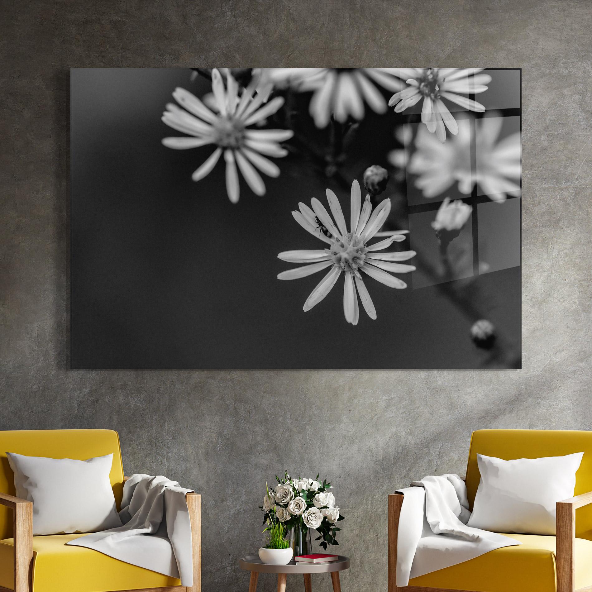 Стъклена картина Grey Small Daisy mockup 4