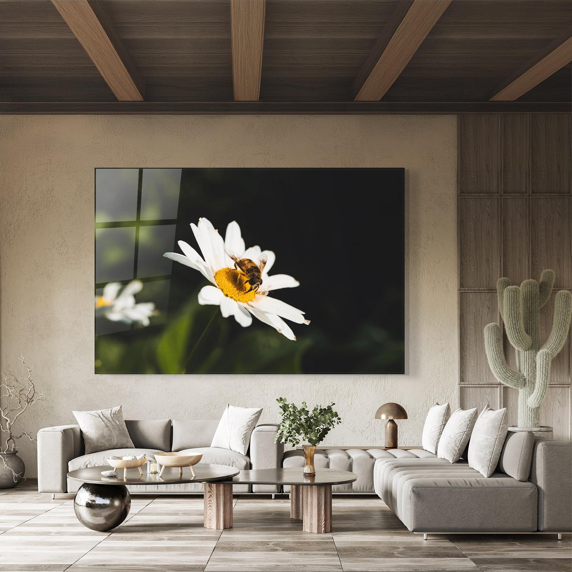 Стъклена картина Bee Flying On Daisy mockup 8