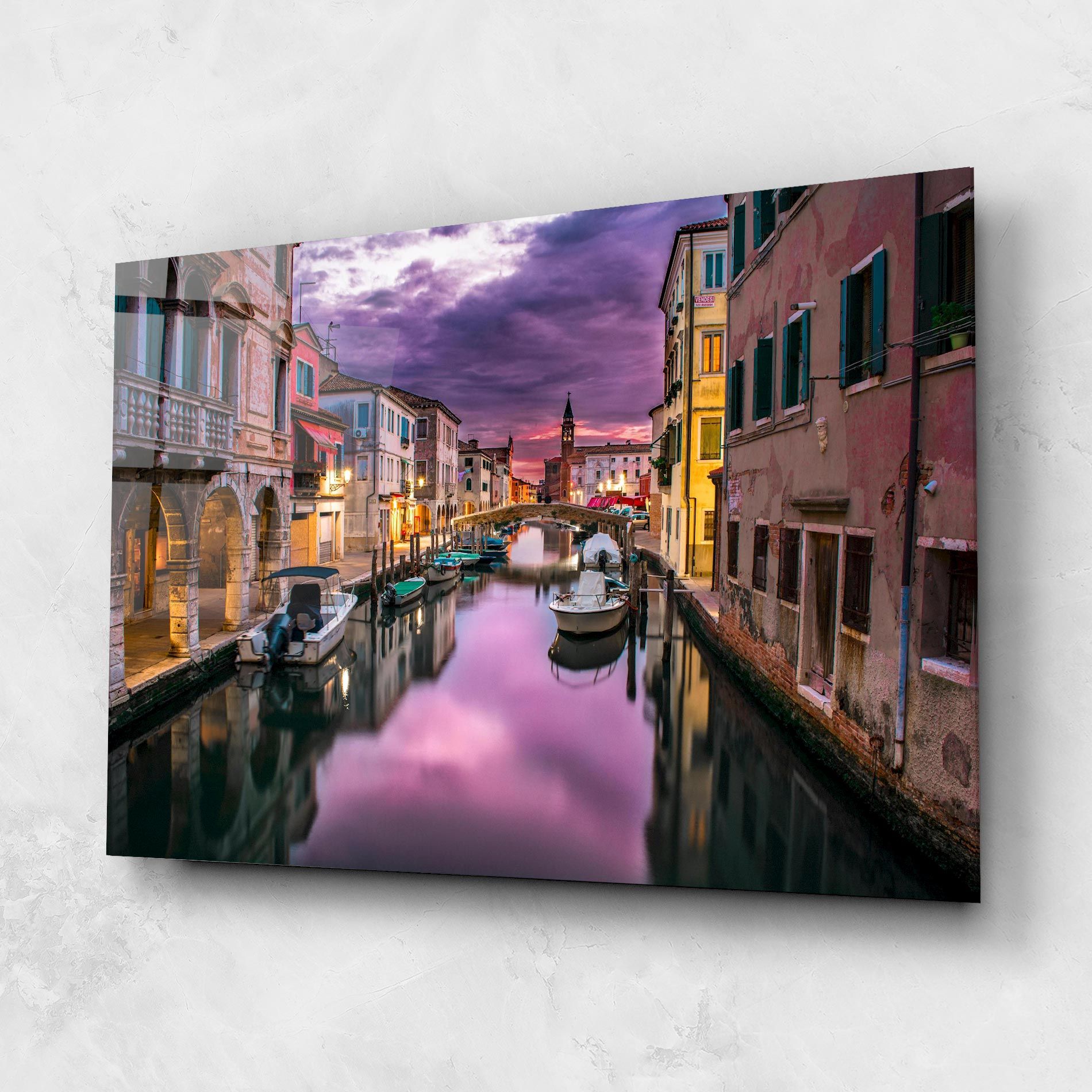Purple Light Venecia mockup 1
