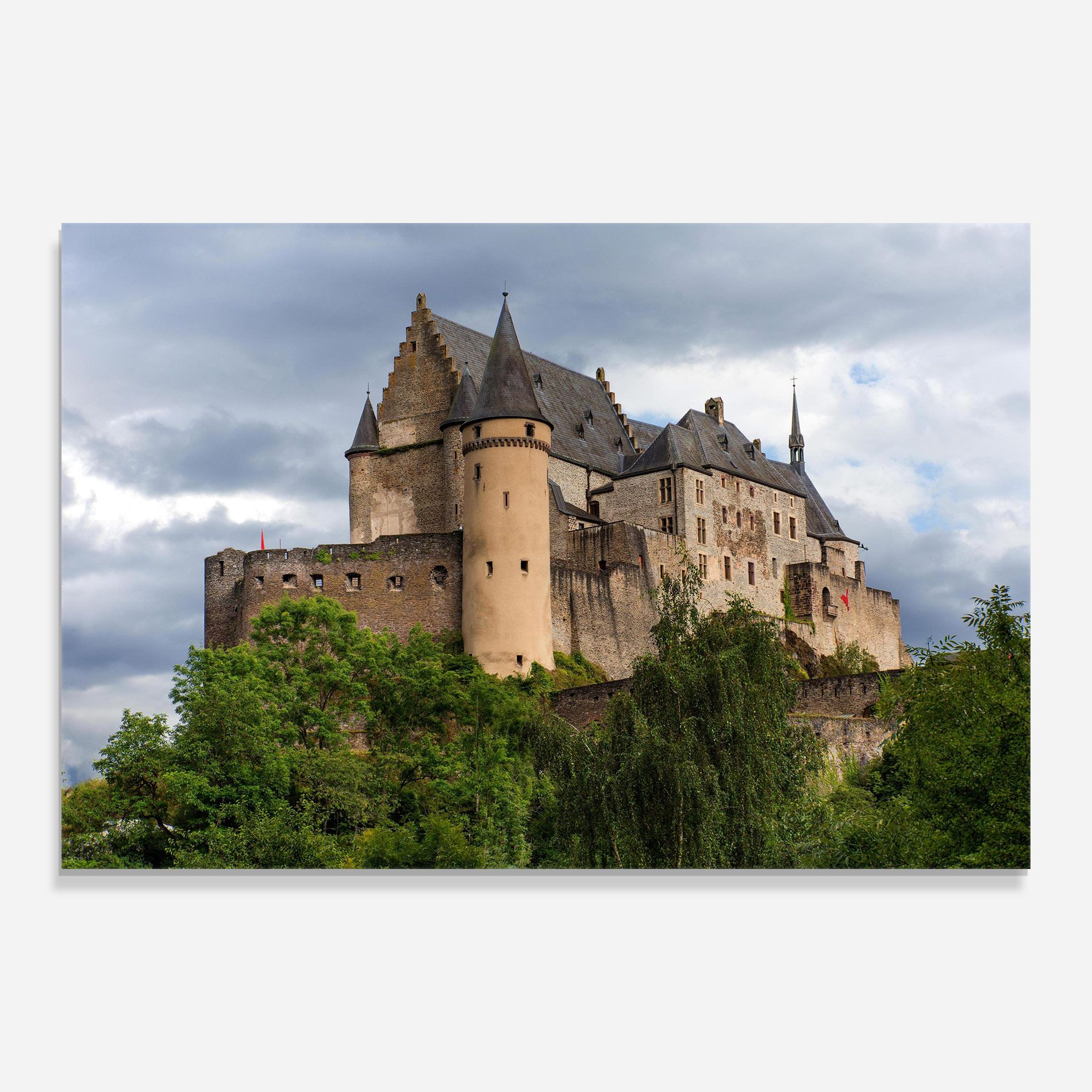 Castle Vianden mockup 0