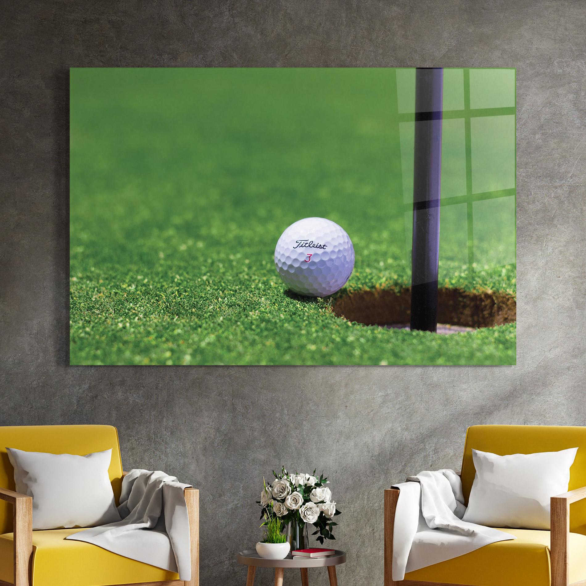 Стъклена картина Close To Ball Golf Ball mockup 4